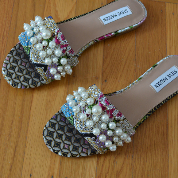 STEVE MADDEN Embellished Flat Slide Sandals - Picture 5 of 8